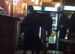 Неизвестные с битами и «травматом» избили посетителей кальянной в Ставрополе