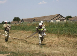 Фермы и техническое оборудование горят из-за сильной жары на Ставрополье