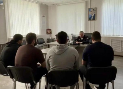 Еще один свадебный кортеж на Ставрополье устроил танцы прямо на дороге