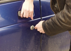 На Ставрополье работник СТО угнал у клиентки авто и попал в аварию