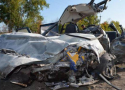 В Андроповском районе грузовик раздавил водителя легковушки