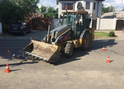 Невнимательный тракторист сбил велосипедистку на Ставрополье 