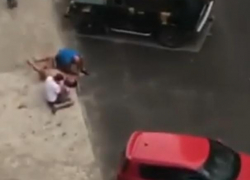 В Ставрополе голый мужчина выпал из окна третьего этажа