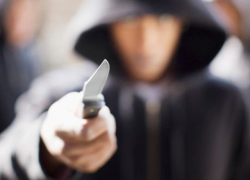 Ненормальный с ножом напал на девушку в Пятигорске