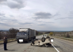 Двое пожилых ставропольчан сильно пострадали в результате столкновения «ВАЗа» с «КАМАЗом»