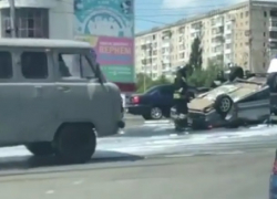 Появилось видео последствий ДТП «Тойоты» с «пятнадцатой» в Ставрополе