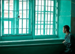 В Александровском районе изнасиловали несовершеннолетнюю девушку