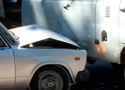 Две отечественные "легковушки" серьезно пострадали в ДТП на одном из перекрестков Кисловодска