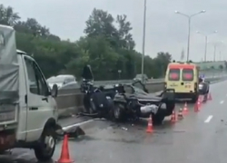 Появилось видео последствий страшной аварии с тремя погибшими в Пятигорске 