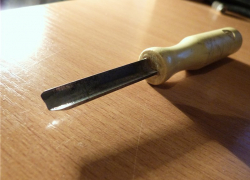 На Ставрополье молодой парень заколол отца стамеской из-за матери