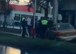 Автомобиль вылетел с дороги на улице Кулакова в Ставрополе