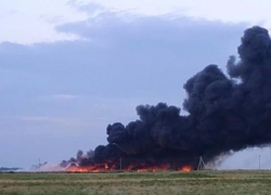 В Нефтекумском городском округе загорелись нефтепродукты