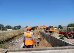 В станице Марьинской, где заменили почти половину водопровода, ведется переключение абонентов