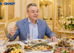 Осетр, ягненок, коньяк и шампанское: на приемы губернатора Ставрополья готовы потратить 1,8 миллиона рублей