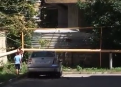 В Ставрополе малолетние вандалы разгромили чужой автомобиль