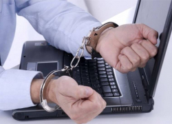 Из школы в Ессентуках местный житель похитил компьютеры