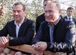 Водовод преткновения, подтопленцы и многодетные семьи: какие проблемы ставропольцев решились на «Прямой линии» с Путиным