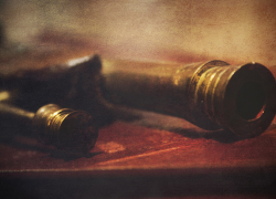 Ставропольца подозревают в незаконной торговле антикварным оружием