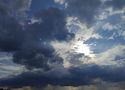 Штормовое предупреждение о сильных дождях и граде продлили на Ставрополье