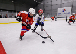 Юные воспитанники ставропольского «Наследия» собрали урожай призов на родном льду