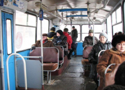 В Ставрополе пенсионерка упала в троллейбусе