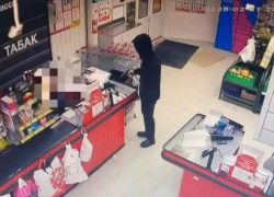 Стрелял и направлял пистолет на кассира: дерзкое ограбление магазина провернул мужчина в Минводах