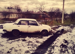 Молодой человек избил и изнасиловал женщину в автомобиле 