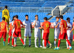 В 5 туре футбольного первенства во второй лиге грядут «разборки» между турнирными соседями