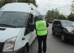 В Ставрополе толпы людей ждали общественный транспорт из-за рейда по маршруткам