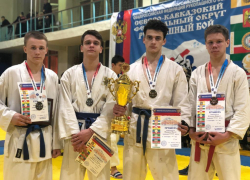 Спортсмены из Ставрополя получили награды по "рукопашке"