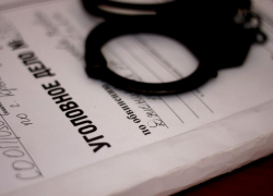 Пожилой мужчина изнасиловал трехлетнюю девочку в КамАЗе на берегу водоема около Ставрополя