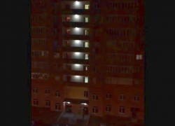 Душераздирающие женские крики о помощи доносились ночью из многоэтажки в Ставрополе