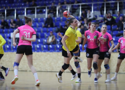 По семь голов за игру: капитан гандбольного «Ставрополья» лидирует в рейтинге бомбардиров