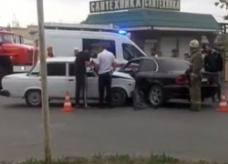Мужчина пострадал в серьезном столкновении двух машин на перекрестке в Кисловодске 
