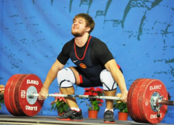 Помост стал золотым: ставропольские штангисты добыли в Орле две медали