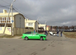 Тюнингованная «двенашка» попала в ДТП с «Калиной» в Михайловске