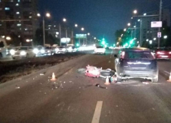 В Ставрополе мотоциклист пострадал в тройном ДТП