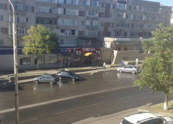 Жуткий потоп устроили повредившие водопровод  строители в центре Ставрополя