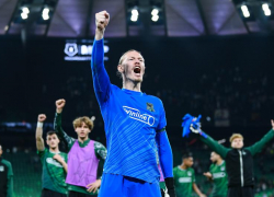 «Меня не сломать»: ставропольский вратарь «ПСЖ» получил травму в ходе эпической серии пенальти