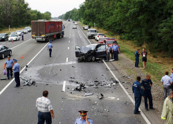 Две дорогие иномарки столкнулись на Ставрополье