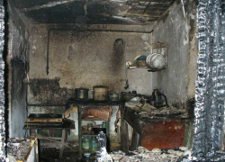 Газовый баллон едва не унес жизни пожарных 