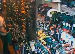 Магазинный вор в Пятигорске украл 2 майки и скрылся