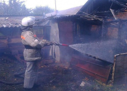 Обидчивый житель Ставрополья в отместку жене сжег сарай во дворе своего дома