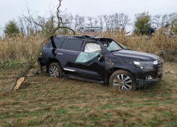 На Ставрополье два человека получили тяжелые ранения после ДТП с вылетом авто в канаву