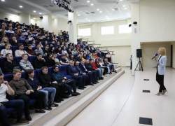 Вице-спикер Госдумы рассказала ставропольцам о поправках в Конституцию