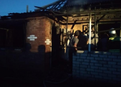 У многодетной семьи на Ставрополье сгорел дом