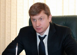Министр Минстроя Васильев стал жертвой борьбы за дорогу до Сочи между Ставропольем и Карачаево-Черкессией , - политолог