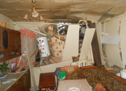 КамАЗ влетел в спальню к супружеской паре 