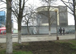 В МинВодах из-за пожара перекрыли проезд к вокзалу