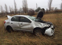 Вблизи аэропорта "Ставрополь" перевернулась иномарка